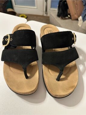 Comfort Suede Black Toe-Post Sandal with Buckle